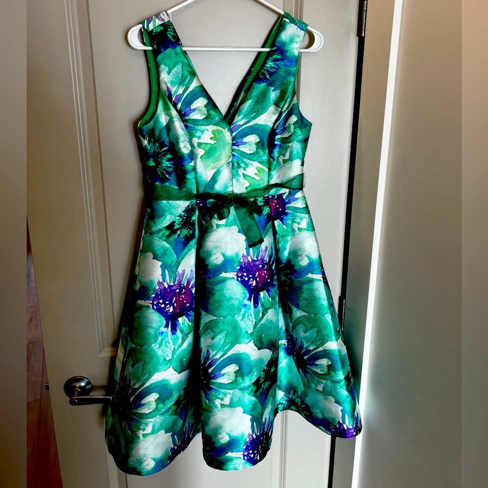 Floral Hip Culture Dress in size small